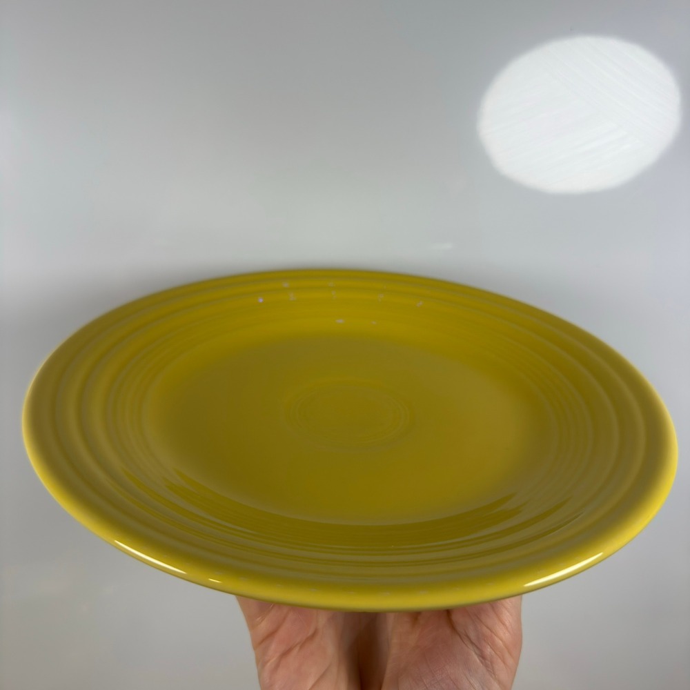 Fiesta Homer Laughlin Yellow 9 inch Classic Rim Luncheon Plate USA Lead Free - Picture 3 of 7